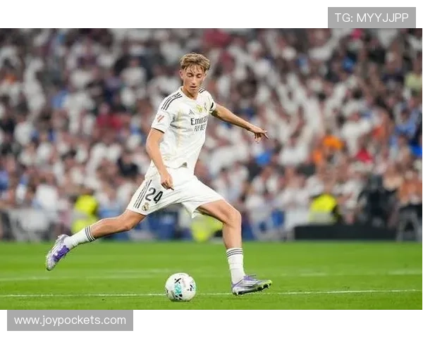 赫伊森遭嘘吕迪格力挺暖心瞬间 赫伊森遭嘘吕迪格力挺暖心瞬间